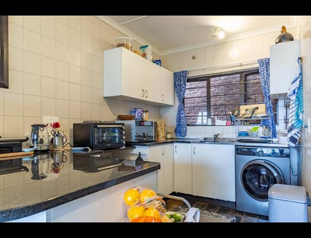 2 BEDROOM APARTMENT FOR SALE IN CLARENDON